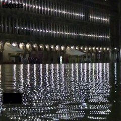 Venise inondée par une "acqua alta" historique