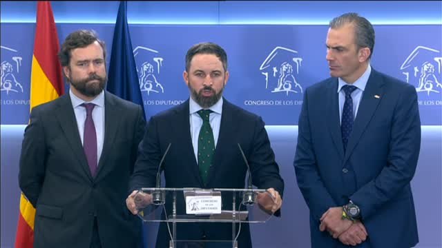 Abascal acusa a Pedro Sánchez de ser un estafador profesional ante los españoles