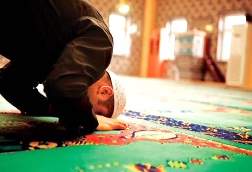 Namaz nasıl kılınır? Öğle Namazı, Akşam Namazı, İkindi Namazı, Yatsı namazı, Sabah namazı nasıl kılınır? Abdest nasıl alınır? Namazlar nasıl kılınır?