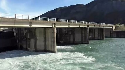 D!CI TV : les images du décolmatage du barrage d'Espinasses