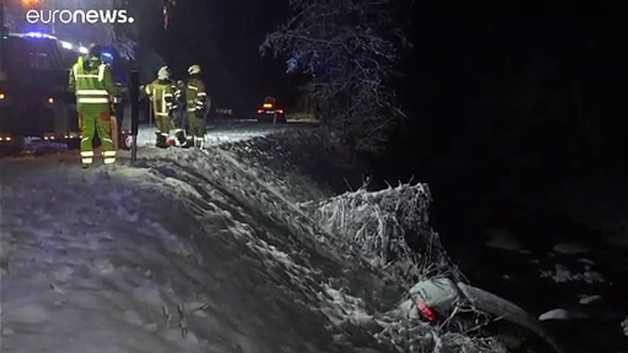 Heftiger schneefall in Österreich: verkehrsunfälle und andere probleme