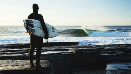 This Playful Scottish Slab Makes Coldwater Surfing Actually Look Inviting?