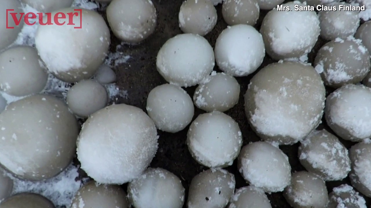 If You Think It’s Cold Where You Live, Check Out These Strange ‘Ice Balls’ Found on a Finnish Beach