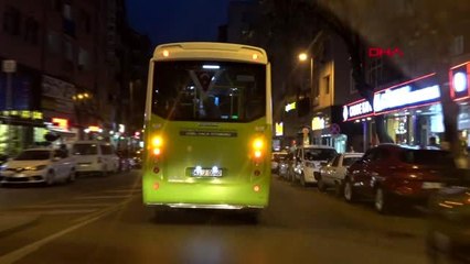 Kocaeli otobüste fenalaşan kız çocuğunu hastaneye yetiştirdi