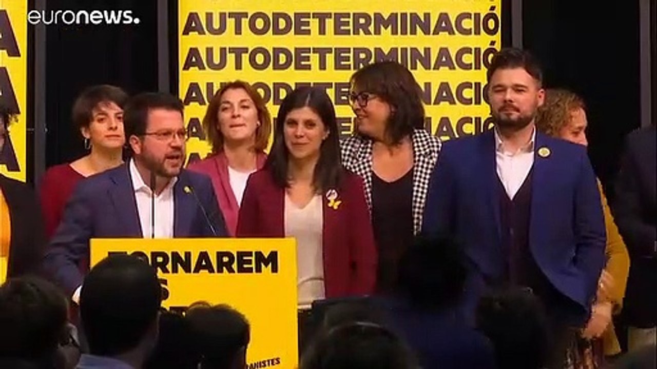 Análisis | ¿Qué se esconde tras el apretón de manos entre Pedro Sánchez y Pablo Iglesias?