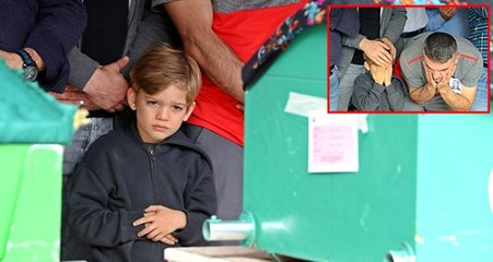 Günün en acı görüntüsü! Küçük Mustafa annesinin cenaze namazını babasıyla birlikte kıldı