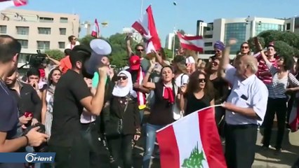 بدلاً من احتواء الشارع اللبناني..عون للمتظاهرين: يلي مو عاجبوا يهاجر