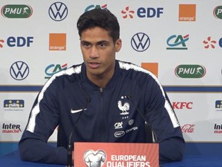 Bleus - Varane ne veut pas "en rajouter" sur Benzema