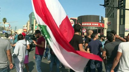 Manifestantes bloqueiam estradas no Líbano