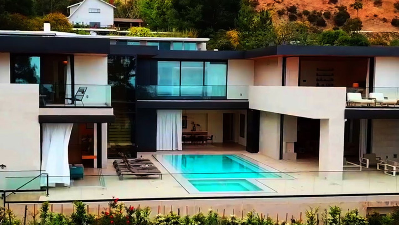 Inside a $12,000-a-night Airbnb in Hollywood
