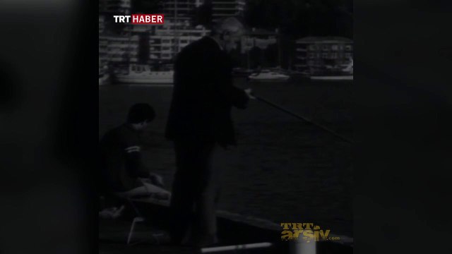 Şiiri sokağa taşıyan şair: Orhan Veli