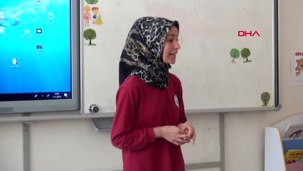 Burdur anaokulu öğrencilerine işaret dili öğretiyor