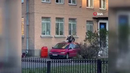 - Kelepçelendiği radyatörü koparıp karakoldan kaçtı