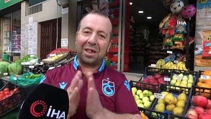 Golle birlikte geçen Trabzonsporlu taraftar