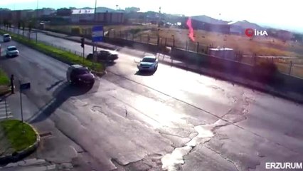 "U" dönüşü yapmaya çalışırken kazaya neden oldu