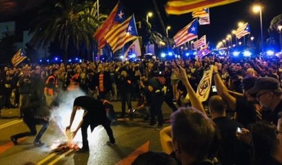 El vídeo que demuestra que lo de La Junquera no va de independencia sino de cuatro niñatos encapuchados riéndose de los camioneros