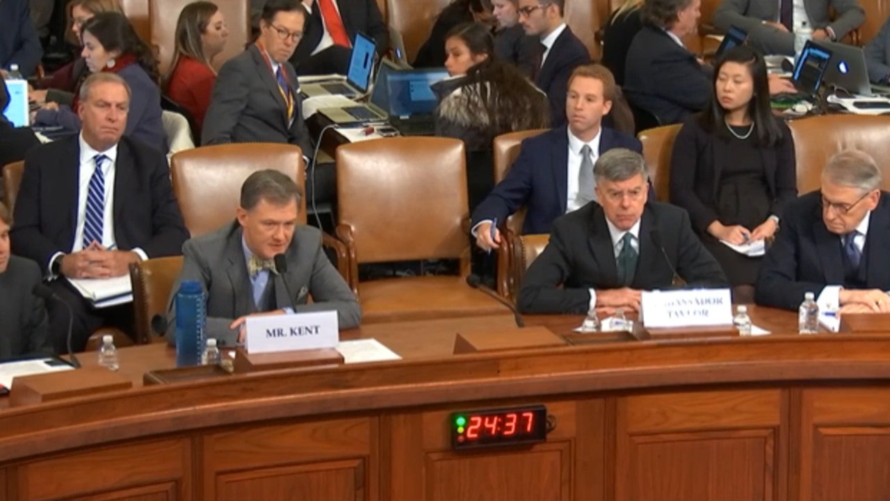 La vista del 'impeachment' sitúa los intereses de Trump por encima de Ucrania