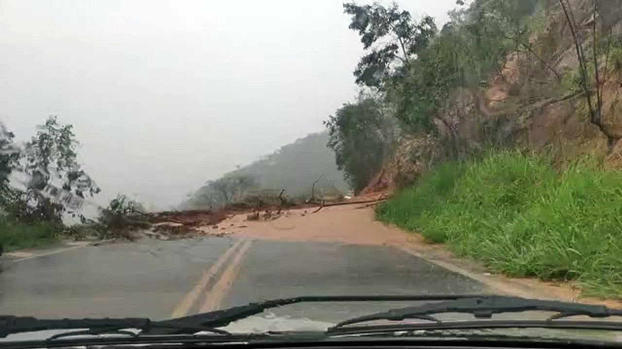 BR 262 fechada por conta de um deslizamento de Terra próximo ao sombra da Serra