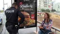 Antalya'da aşırı alkollü Rus kadına polis yardımı