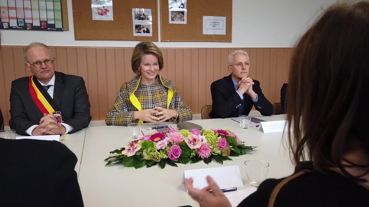 La Reine visite l'Institut du Sacré-Coeur à Barvaux-sur-Ourthe pour soutenir la lecture à haute voix