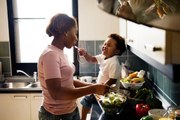 Incorporar a los niños en la cocina: beneficios y actividades