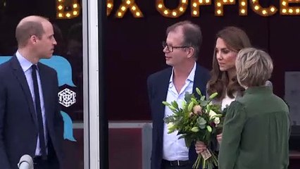 Con una carcajada: así reacciona de Kate Middleton tras tropezarse
