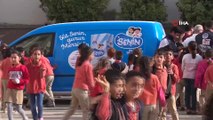 Mersin Büyükşehir Belediyesi okullarda süt dağıtımına başladı