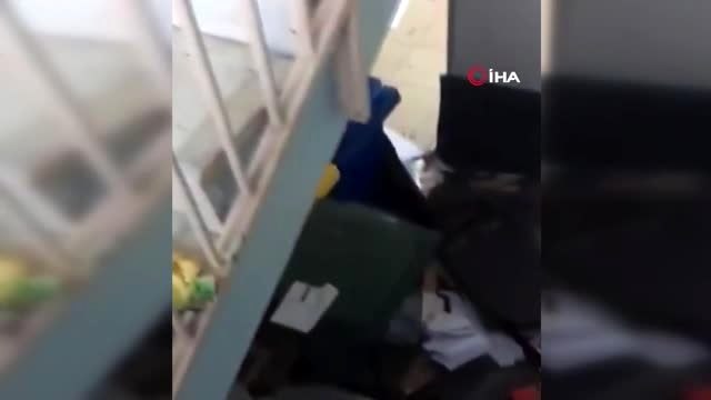 Öğrencilerin sınıflarda bıraktıkları ders materyalleri merdiven boşluğuna atıldı, soruşturma...