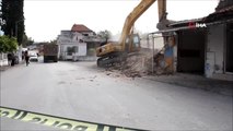 Kültür ve Turizm Bakanlığının projesi kapsamında yıkım çalışmaları başladı