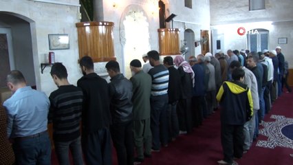 Çocuk hırsızların hayır parasını çaldığı anlar kamerada