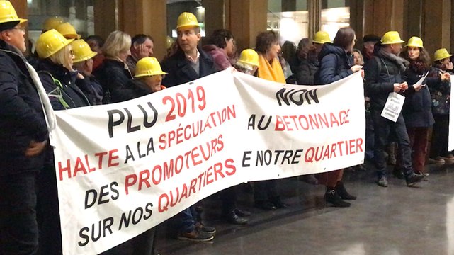 Manifestations d'habitants contre les tours