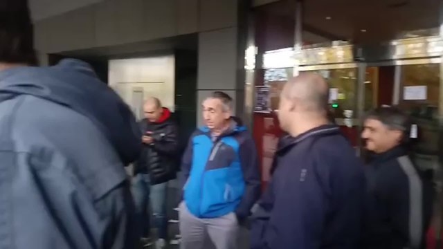 Sindicatos del Metal acampan ante la patronal y convocan nuevas huelgas