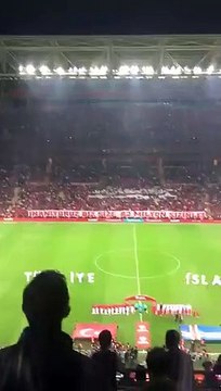 İstanbul'da oynanan İzlanda-Türkiye maçında, İzlanda Ulusal Marşı ıslıklandı