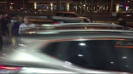 Otomobilin çarptığı motorlu kurye ağır yaralandı