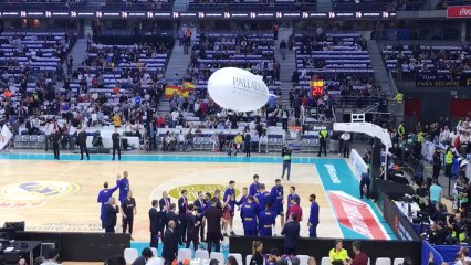 Sonora pitada a Nikola Mirotic en el WiZink Center
