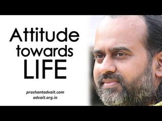 Acharya Prashant, with students: What is it to have an attitude towards life?