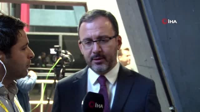 (Özel haber) Bakan Kasapoğlu: Oyuncularımızı, hocamızı ve federasyonumuzu tebrik ediyorum