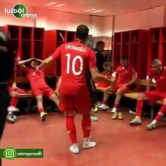 Milli Takım soyunma odasında zafer kutlaması