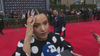 Rosalía eclipsa la alfombra del Latin Grammy y revela cómo hizo "Mal Querer"