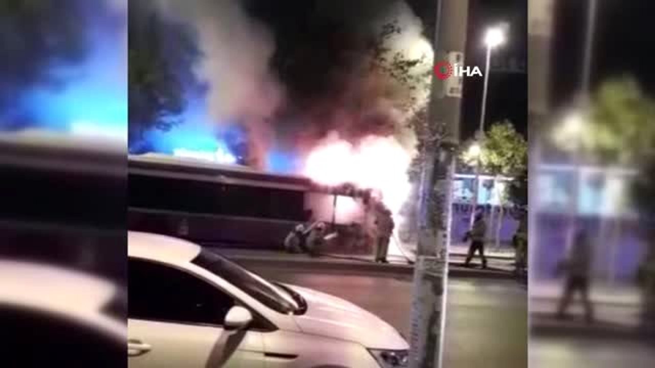 Esenyurt'ta otobüs alev alev böyle yandı