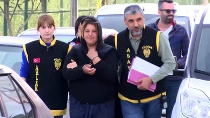 Yardım bahanesiyle bindikleri otomobilin sürücüsünü soydular