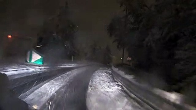 Neige: 300.000 foyers privés d'électricité dans quatre départements