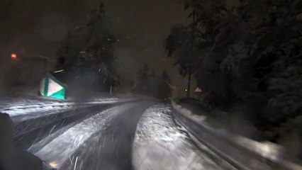 Neige: 300.000 foyers privés d'électricité dans quatre départements