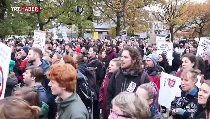 Hollanda'da ırkçılık karşıtları protesto gösterileri düzenledi