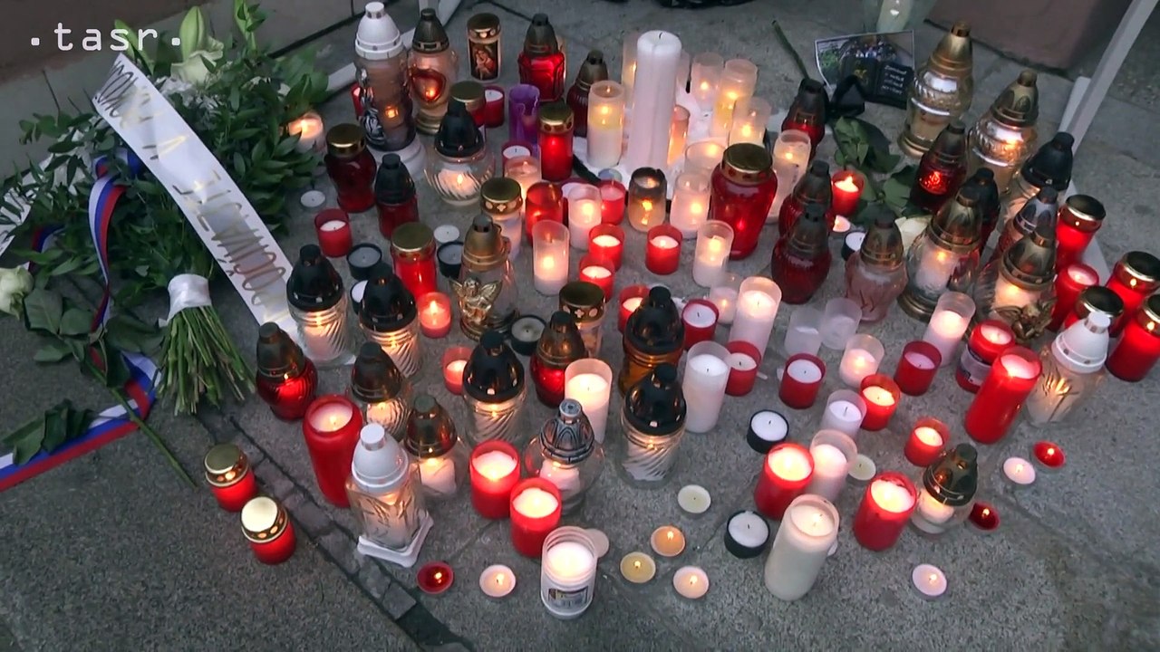 ŠTÁTNY SMÚTOK: Z. Čaputová a P. Pellegrini zapálili sviečky na pamiatku študentov SOŠ