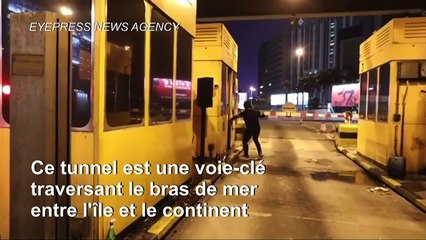 Hong Kong: des manifestants mettent le feu au péage d'un important tunnel