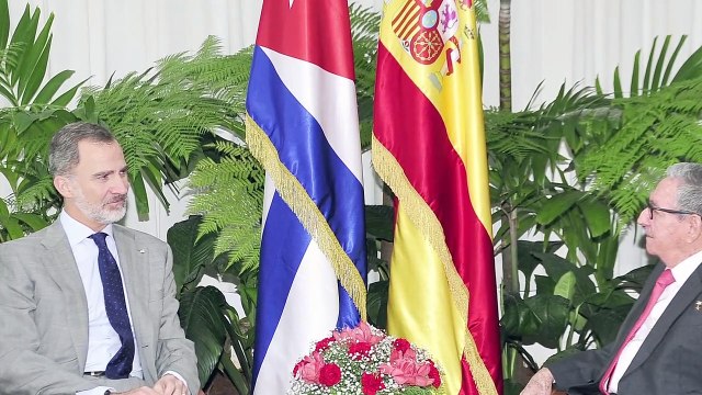 Publican la foto de la visita de cortesía del Rey a Raúl Castro