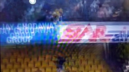 Video: मयंक अग्रवाल ने छक्का लगाकर बनाया दोहरा शतक