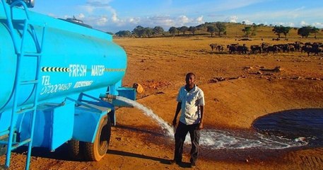 Patrick Kilonzo Mwalua, l’homme qui apporte de l’eau à des animaux chaque jour