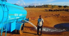 Patrick Kilonzo Mwalua, l’homme qui apporte de l’eau à des animaux chaque jour